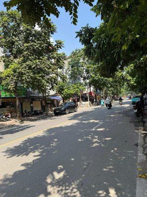 dương văn bé.hai bà trưng.nhà đẹp tang máy gần phố ô tô vào nhà,vị trí đẹp ở sướng,hàng xóm timecyt