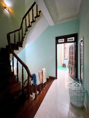 bán nhà xuân thủy, 63m2x3 tầng, 5 phòng ngủ, ngõ thông, kinh doanh. 12.7 tỷ