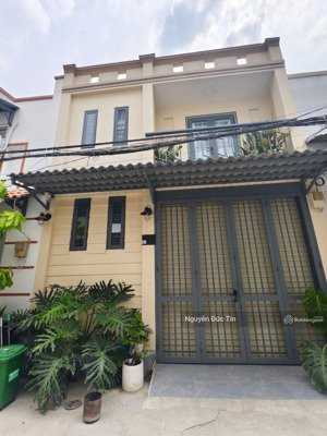 chính chủ cần bán nhanh nhà 2t cách aeon bình tân 7 phút. dt: 51m2, ngang 5.5m. chỉ: 5.45 tỷ