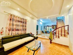 Bán Nhà Hoàng Cầu 48m2, 4 Tầng Lô Góc, 10m Oto Tránh 11.5 Tỷ