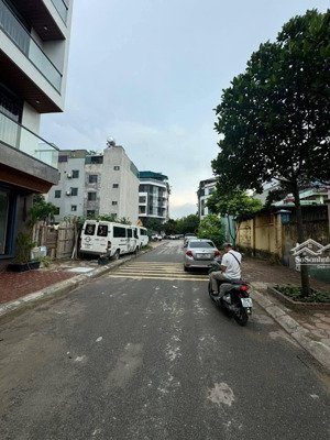 bán nhà đông thắng bắc từ liêm dt 80m x 6t x mt 18m giá 32 tỷ có thương lượng