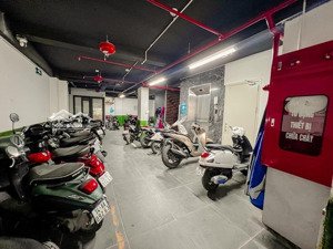 bán chdv, phố quan hoa, cầu giấy, thang máy, nội thất sịn sò, cách phố 50m, gt thuận tiện