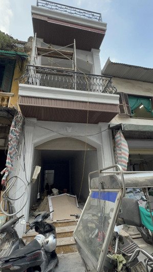 cho thuê nhà mặt phố hội vũ, hoàn kiếm 35m x 5 tầng; mặt tiền: 6m giá 40tr kinh doanh mọi mô hình