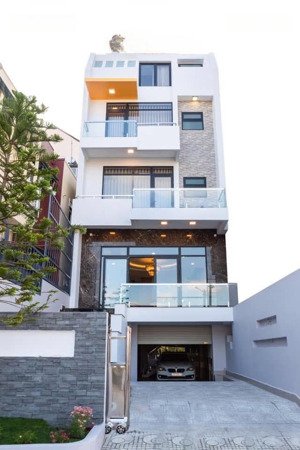 khách sạn trung tâm đà lạt đã hoàn công view thoáng đẹp có hđ thuê 45tr/tháng