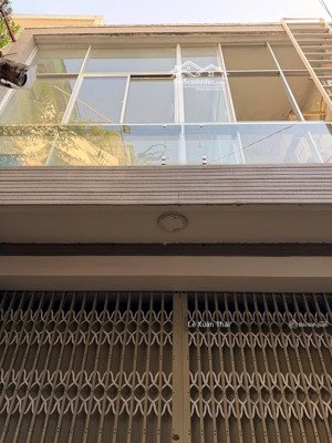 vài bước chân ra lạc long quân, 2 tầng, 52m2, nhà đẹp ở liền. chỉ 7.1 tỷ, p9, tân bình