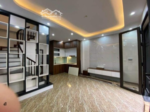 siêu ngon . trương định 38m -3 ngủ ngõ ba gác cách ô tô tránh 30m , gần chợ trường các cấp full nt