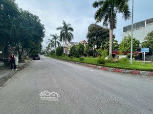 cần tiền bán gấp nhà phố 87m2 đường đôi trần hưng đạo - hoà bình, giá bán rẻ nhất thị trường!