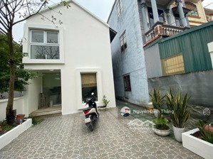 bán nhà 2.5 tầng đa tốn full nội thất , sân vườn , vị trí gần vinhomes