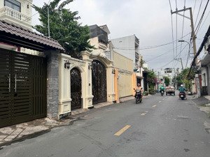 bán nhà mặt tiền gần vincom thủ đức - 193m2 (7.3 x 22) - 5tầng - thu nhập 130triệu/tháng