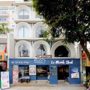 cho thuê nhà mặt phố bà triệu, mặt tiền 12m, diện tích 120m2, view hot-giá tốt