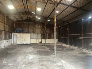 cho thuê kho xưởng 10x20m, điện 3pha, tải 5tấn, giá 12tr, thích hợp cơ khí, gia công, chứa kho....