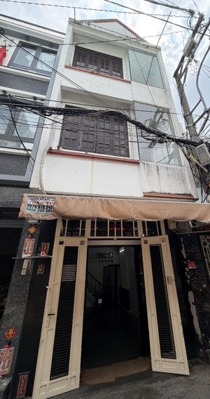 bán nhà hxh lạc long quân, p10, q11 dt: 3.2 x 9m 28.8m2 (vuông vức), thực tế 3,2m x 12m