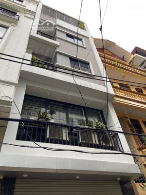 chính chủ cho thuê nhà mặt phố 35a đỗ quang dt 50m x 5 tầng mt 4m giá 35 triệu