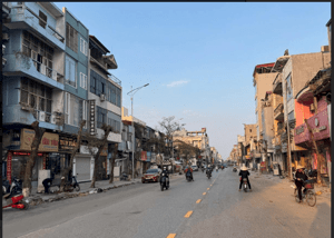 Cho thuê nhà MT: 4,5m DT: 100m2 phố Lê Lợi, nhận diện tốt