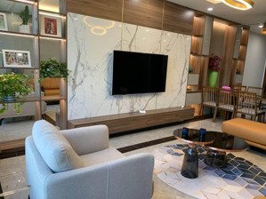 e viên có căn mới 2pn, 1wc nghĩa đô, nhà đẹp sẵn sổ đỏ.