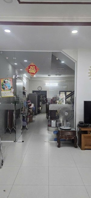 nhà đẹp hẻm gò dầu, 5x18m 2 lầu sân thượng, mới đẹp dọn vào ở liền