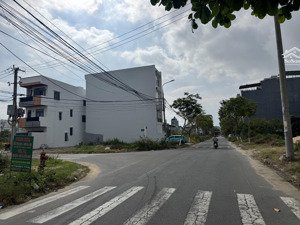 bán gấp lô đất đẹp đường nguyễn xiển ngay bãi tắm sơn thuỷ