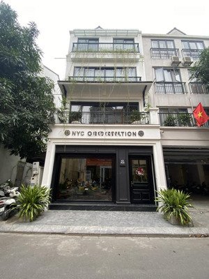 cho thuê nhà biệt thự liền kề p. yên hòa, cầu giấy 85 m2, 5 tầng, thang máy mới đẹp 50 triệu