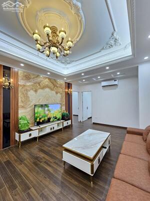Bán căn hộ 30T Nguyễn Chánh 80m2 3PN 2WC giá 7.5 tỷ nhà mới đẹp đủ đồ liên hệ 0356593622