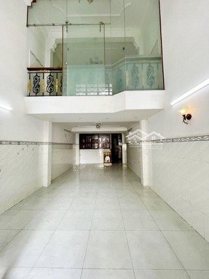 nhà mặt tiền khu bình phú chợ lớn quận 6, 5 tầng, 4mx19.5m, khu đầu tư kinh doanh dòng tiền tốt.