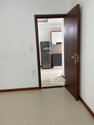 ở ngay- cho thuê căn hộ 2pn 2wc 4,5tr/ tháng - máy giặt, tủ lạnh, máy lạnh, bếp -nhà mới iris tower