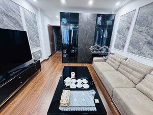 nhà cạnh công viên võ thị sáu đẹp gần hồ ngõ thông khu vực hiếm nhà bán. dt 45m2 7 tầng thang máy