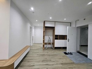 chính chủ bán chung cư 80m2, 2 phòng ngủ, 2 vệ sinh nội thất đẹp. giá yêu thương chỉ hơn 3 tỷ