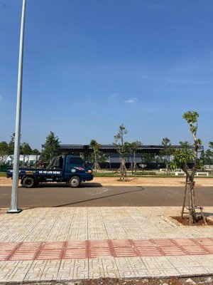 lô đất đối diện công viên - không gian xanh thoáng. 2tỷ550. lh: 