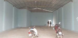 nhà xưởng cho thuê đường trần thị cờ, phường thới an quận 12, dt: 200m2 giá 17 tr, lh: 