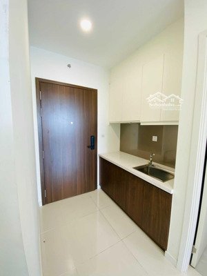 cần bán căn hộ central premium off, dt 26m2, tiện ở hoặc làm văn phòng công ty nhà đẹp, giá 1,9 tỷ