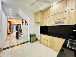 bán nhà riêng gần hồ quận uỷ tại cầu giấy, 11,5 tỷ, 50m2, 4pn, 3wc