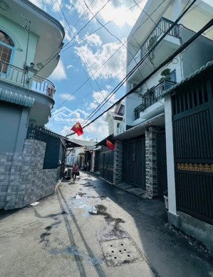 bán đất tặng nhà cấp 4 - gần chợ hoá an - 82m2- đường oto