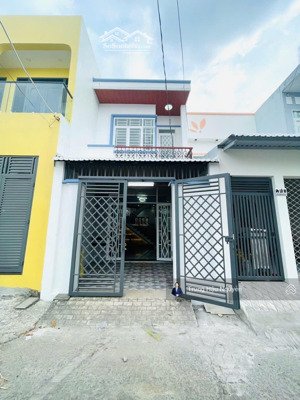 nhà giá tốt nhánh 1039 lâm quang ky gần chợ tắc ráng, lộ 5m, 4.3x19m, 2 tầng, 2wc, 3 phòng ngủ shr