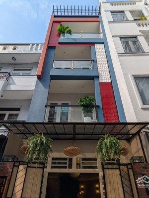 nhà xây mới 4 tầng, nội thất cao cấp. chủ gấp bán..nhỉnh nhẹ 6t, xe tải đậu cửa