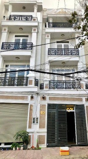 vị trí vip - nhà 4 tầng - ngay cạnh gigamall phạm văn đồng