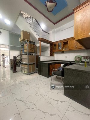 quá ngon - nhà 3 tầng đúc 64m2 (4x16) chỉ 4,5 tỷ - hẻm xe hơi thông - cách mặt tiền 30m.