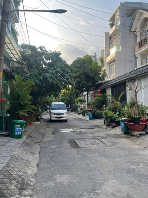 hàng hiếm ngang 6m duy nhất khu gần giga mall