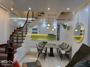 bán nhà riêng tại ngọc lâm, 9,5 tỷ, 35m2, view đẹp hot!
