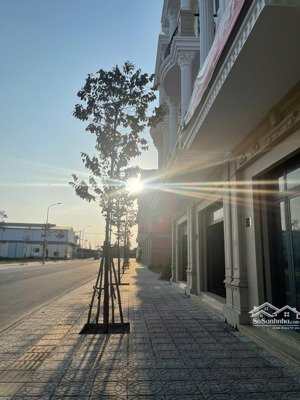 bán nhà đường nguyễn trọng dân - trung tâm thành phố gò công