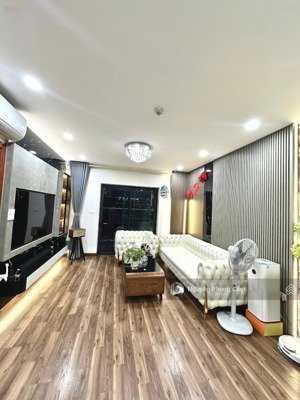 bán căn 90m2 3pn2vs ban công đn, có slot ô tô, đầy đủ nội thất đẹp chủ 8,99 tỷ có thương lượng