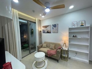 căn hộ river panorama 2pn thoáng có cửa sổ ko bị chắn view bóng đá ,tầng cao ,nhà mới sửa lại