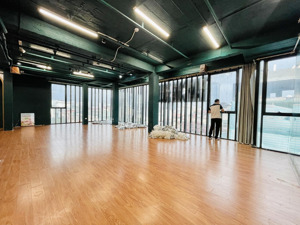 nguyên hồng - đống đa cho thuê sàn 125m lô góc 3 mặt thoáng giá cực rẻ chỉ 26tr miễn phí dịch vụ