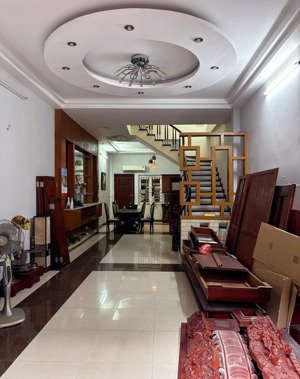 cô nga bán nhà lô góc ngay văn cao, 50m2 oto đỗ cửa, 2 thoáng vĩnh viễn, dân xây sửa nhẹ ở ngay