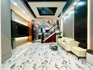 siêu phẩm hạ giá mạnh
bán nhà 2 tầng hẻm xe hơi đường quang trung, gò vấp, 57m2, giá 6.x tỷ