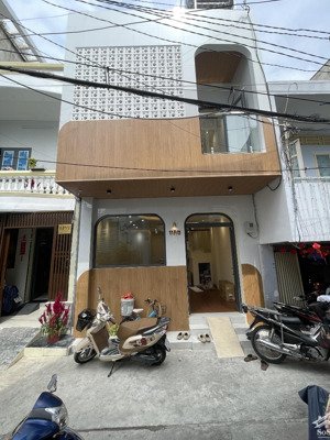 nhà hẻm 1/ đường bùi hữu diện 2pn + 2wc nhà mới 2 tầng dt 4.5x10m giá 5.3 tỷ