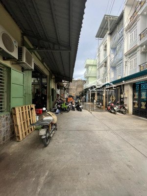 bán nhà hxh đường tân hòa đông, dt 4x16m, cấp 4 giá 5.6 tỷ