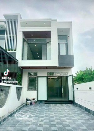 nhà dx117 gần ngã tư võ cái 600m; dt 5x23m; đường 5m thông; sân ô tô, vào ở ngay giá chỉ 3.18 tỷ