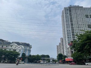 vào luôn !!! vợ chồng em cho thuê gấp ! căn hộ 2pn chung cư thái hà 43 pvđ, giá 9,5tr.