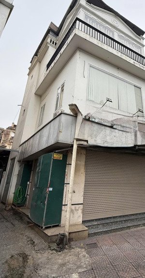 chính chủ cần bán nhà lô góc mặt đường cổ linh - long biên