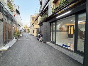 bán nhà đẹp giá rẻ sát bên siêu thị trường học, trục đường phan huy ích gò vấp
